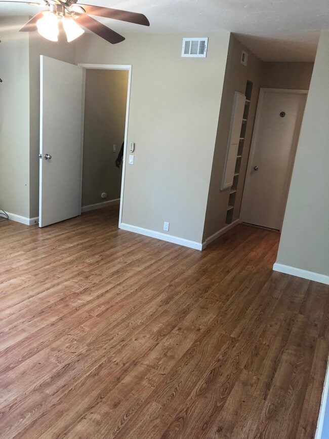 Photo - 11043 Clairemont Mesa Blvd