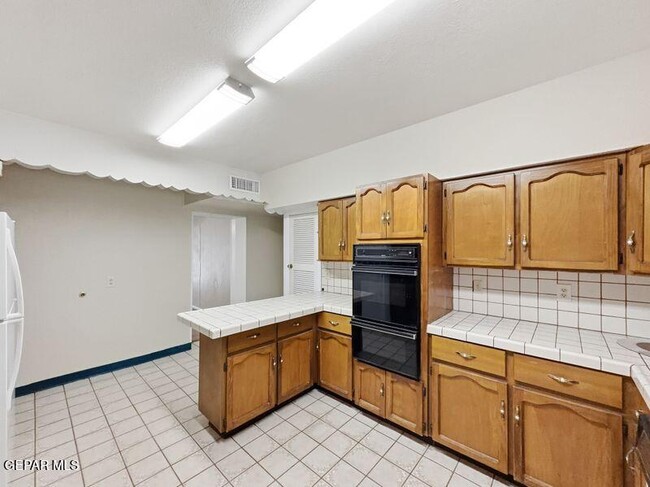 Photo - 921 Olive Ave
