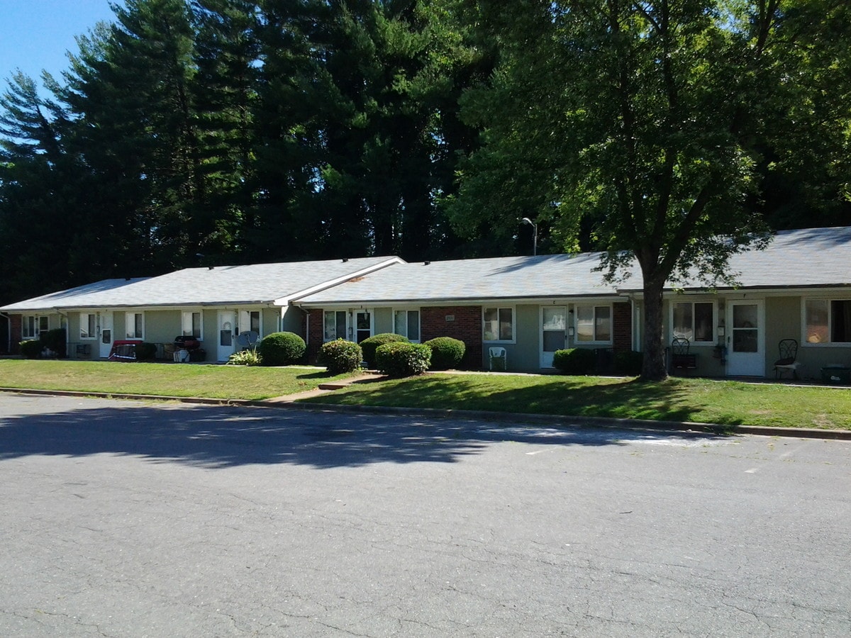 2920 New Walkertown Rd Apartment Unit 2920G WinstonSalem, NC