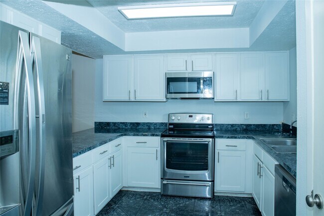 Photo - 6411 S Briar Bayou Dr