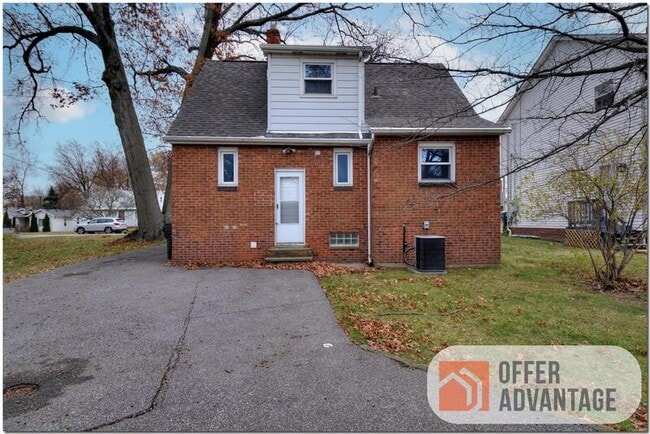 Photo - 638 E 240th St