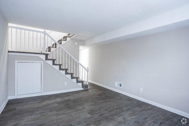 2BR, 1.5BA - 1,082SF