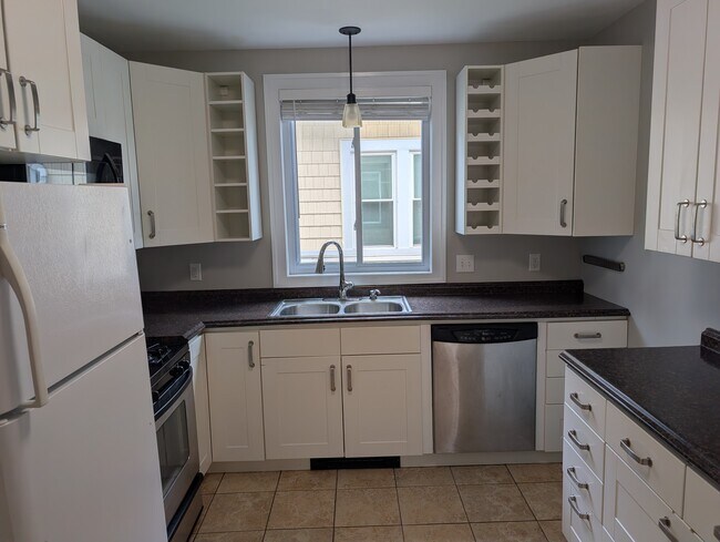 1298 Marshall Ave Unidad Second Floor Duplex