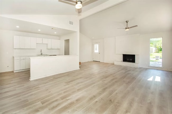 3057 Dothan Ln