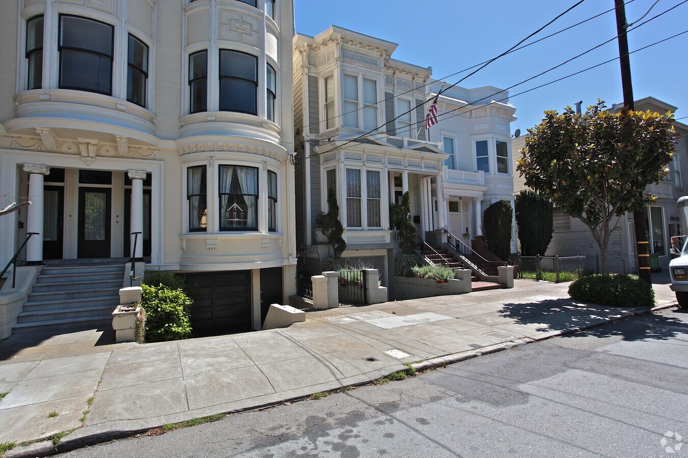 Photo - 2965 Washington St