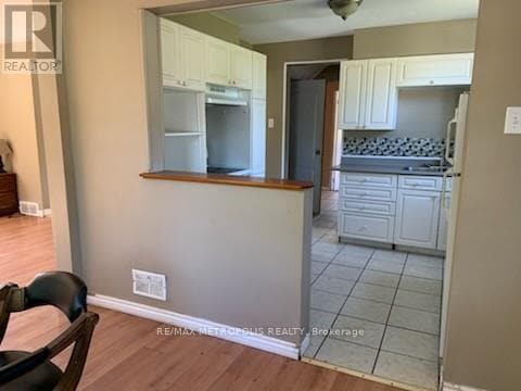 Photo - 1254 Lakeshore Rd