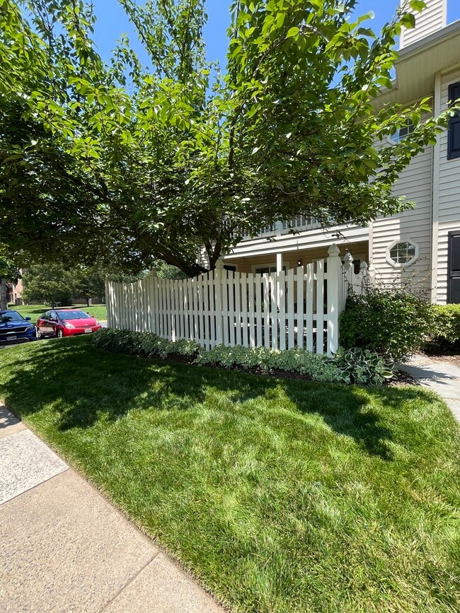 Photo - 10213 Willow Mist Ct Unidad A Rental