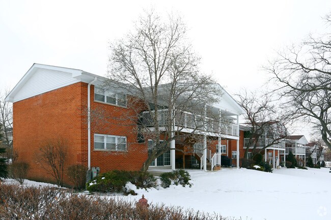 Photo - 167-169 E Palatine Rd