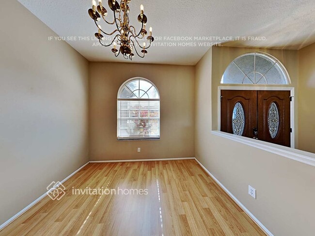 Photo - 28141 Brokenmead Path