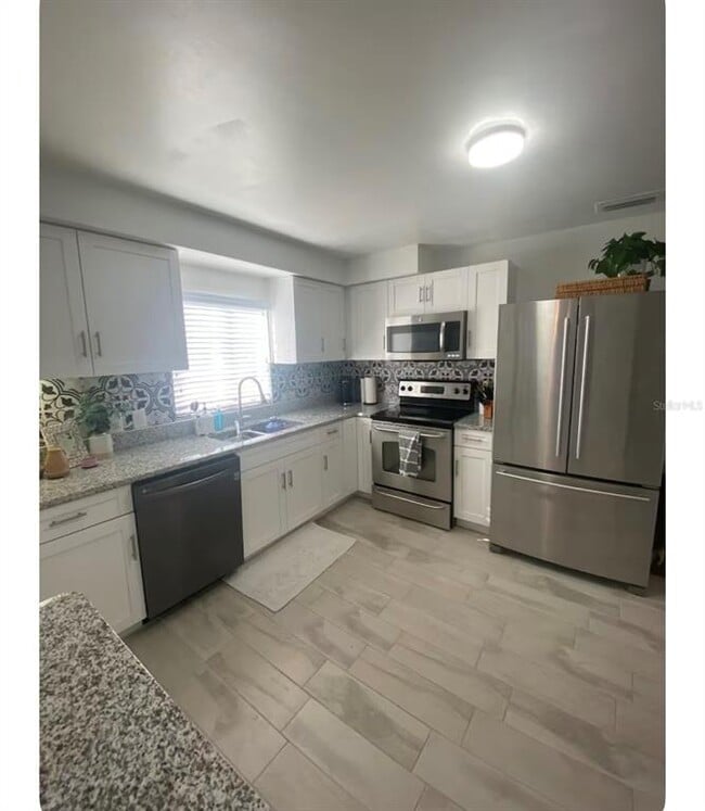 Photo - 2116 W St John St