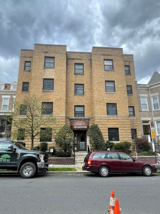 3534 10th St NW