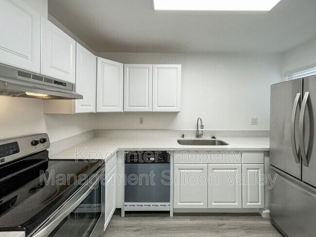 Photo - 1055 N Capitol Ave Unidad #21