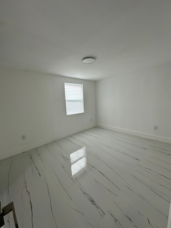 1120 NW 128th St