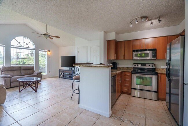 Building Photo - 1050 Crystal P Way Unit P Rental