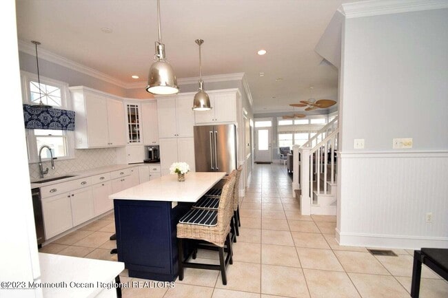 Photo - 563 Whiting Ave