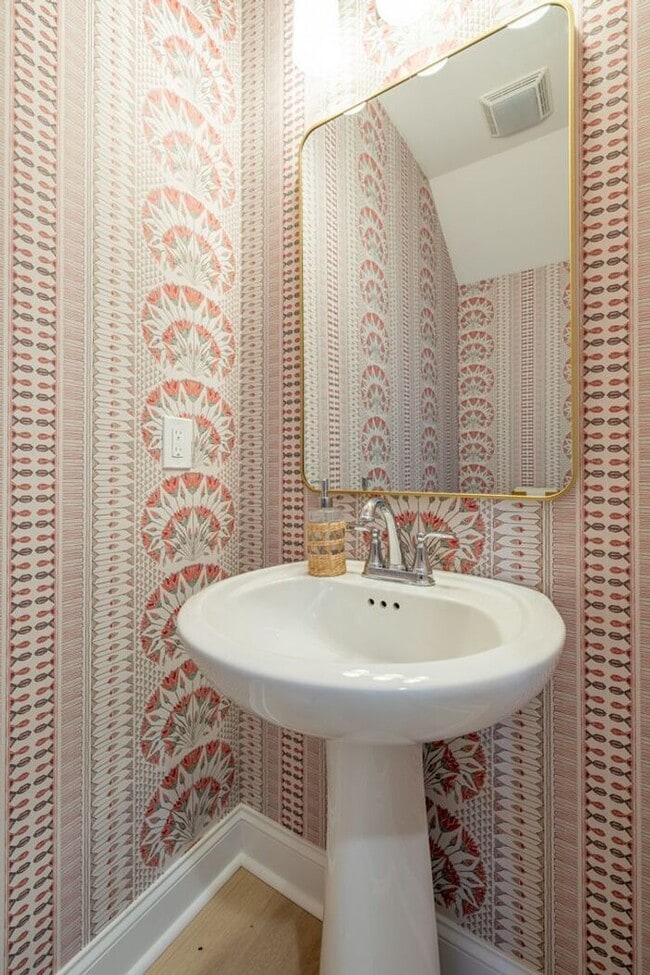 Photo - Great floor plan, Washer and Dryer Include...