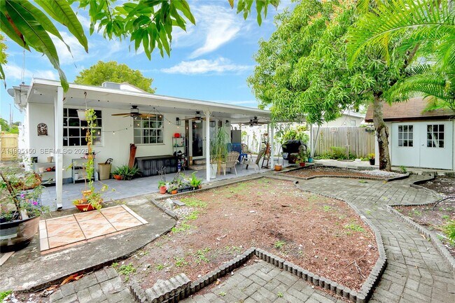 Photo - 5509 SW 6th St