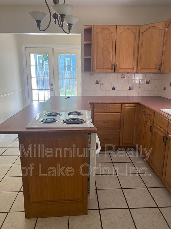 Photo - 65 Chippewa Rd