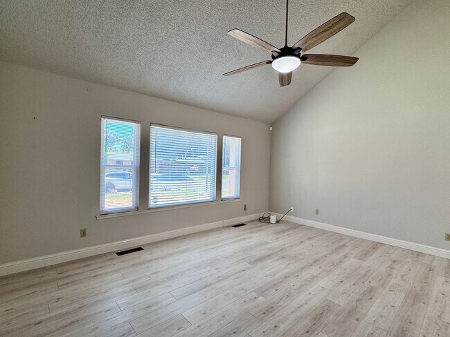 Photo - NOW AVAILABLE - 4 BED, 3 BATH, 2 CAR GARAG...