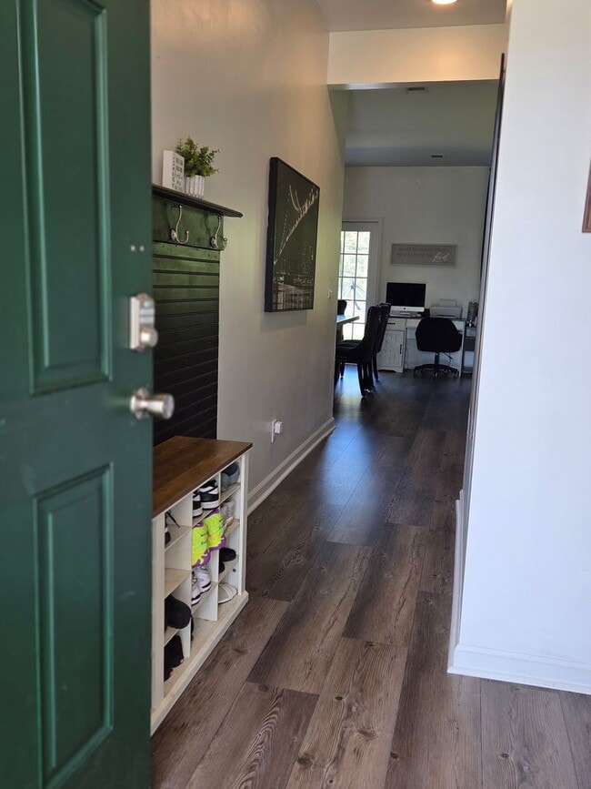 126 Glendale Ln