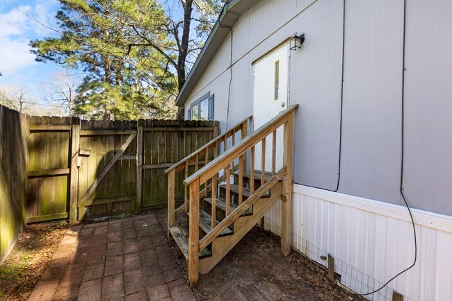 Building Photo - 4460 Grand Oaks Dr