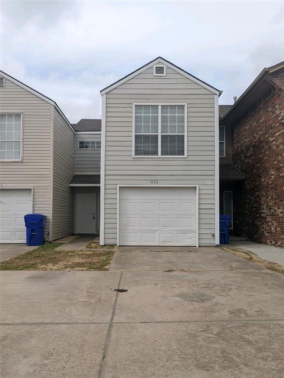 Building Photo - 1029 Rambling Oaks Dr Rental
