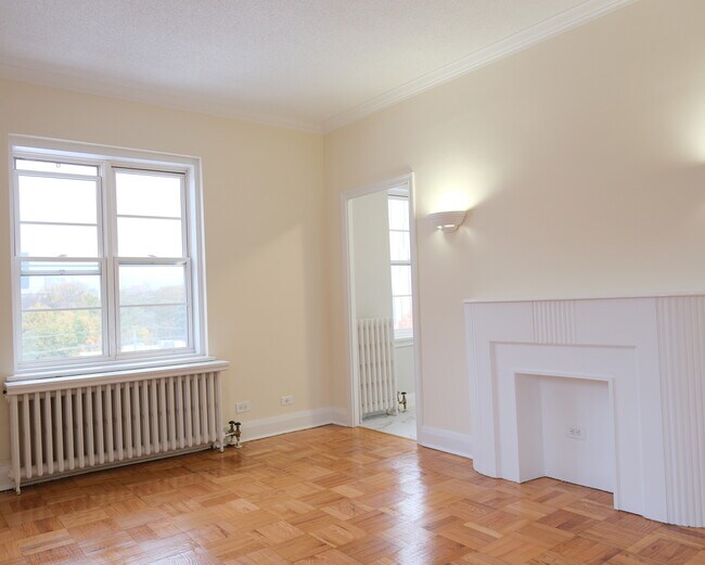 Photo - Du Maurier Apartments