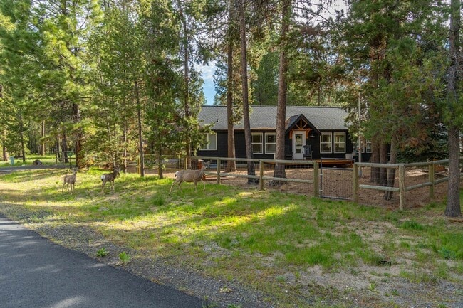 Photo - Fully furnished corner property south of Sunriver