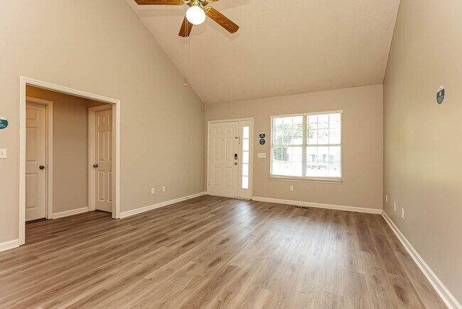 Photo - 1610 Cedar Tree Ln
