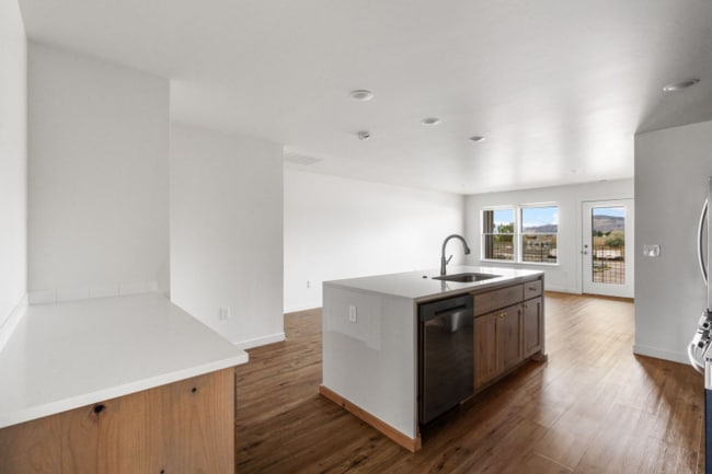 Photo - 81 Old Yellowstone Trail