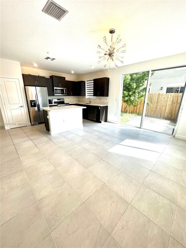 Photo - 2418 SE 10th St