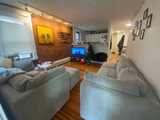 Building Photo - 15 South St Unit 6