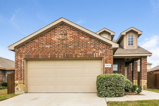 Building Photo - 2005 Blakehill Dr