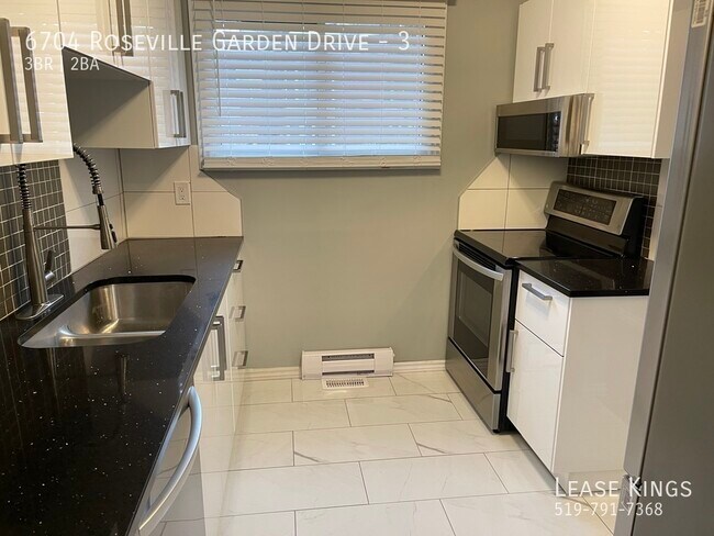 Building Photo - 6704 Rose-Ville Garden Dr Unit 3