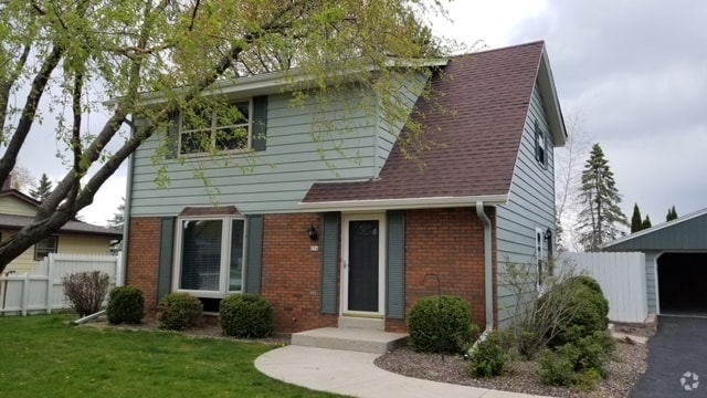 Building Photo - 134 Chestnut Ridge Dr Rental