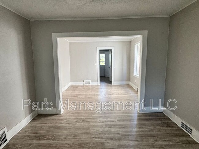 Photo - 4270 Pitt St