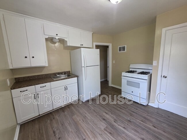 Photo - 1030 Hawk St