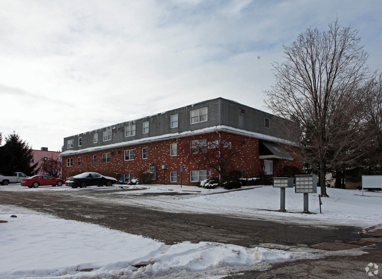 Westwood Court Apartments - Westwood Court Apartments