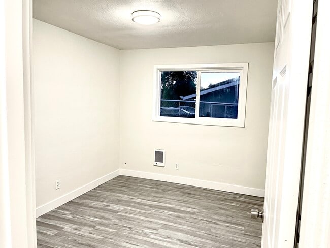 Photo - 721 NE 20th Pl