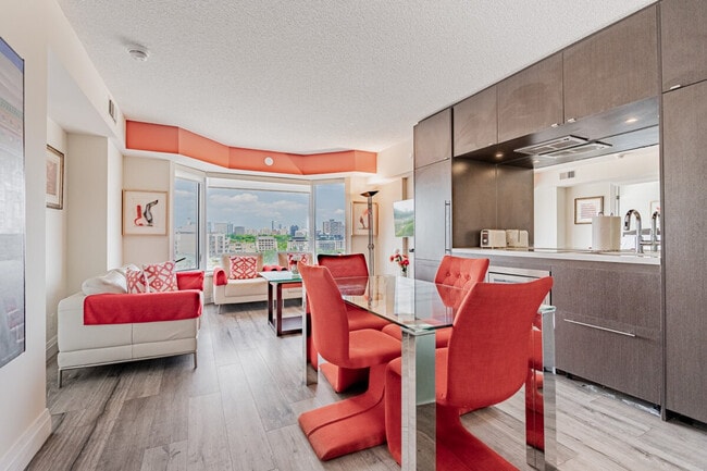 Photo - 155 Yorkville Ave Unit SI ID1045458P