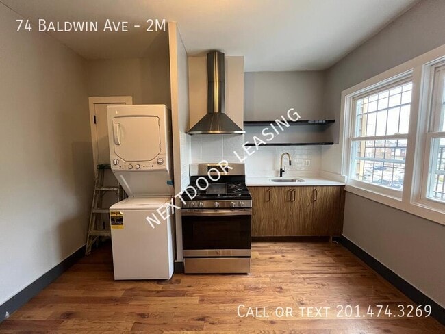 Photo - 74 Baldwin Ave Unidad 2M