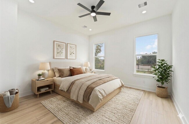 Photo - 8044 Sunbury St