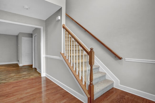 Photo - 16 Lismore Pl