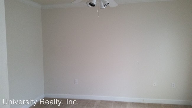 Building Photo - 18565 Bridle Club Dr