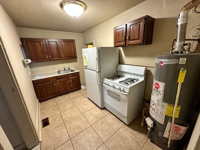 Photo - 406 E Kiowa St