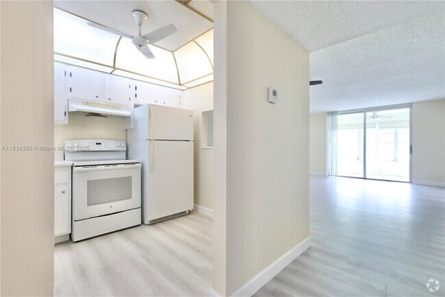 Building Photo - 6870 Royal Palm Blvd Unit 210M Rental