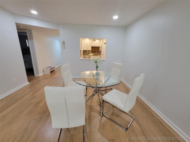 Photo - 9411 N Hollybrook Lake Dr Unit 209