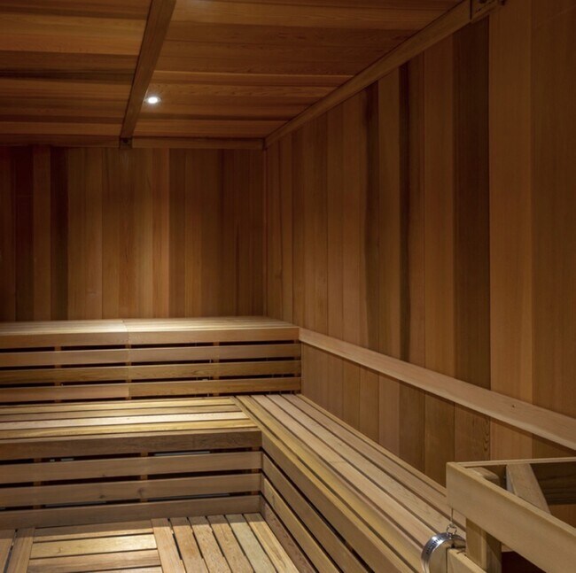 Building Photo - 401 W 25th St Unit 1303