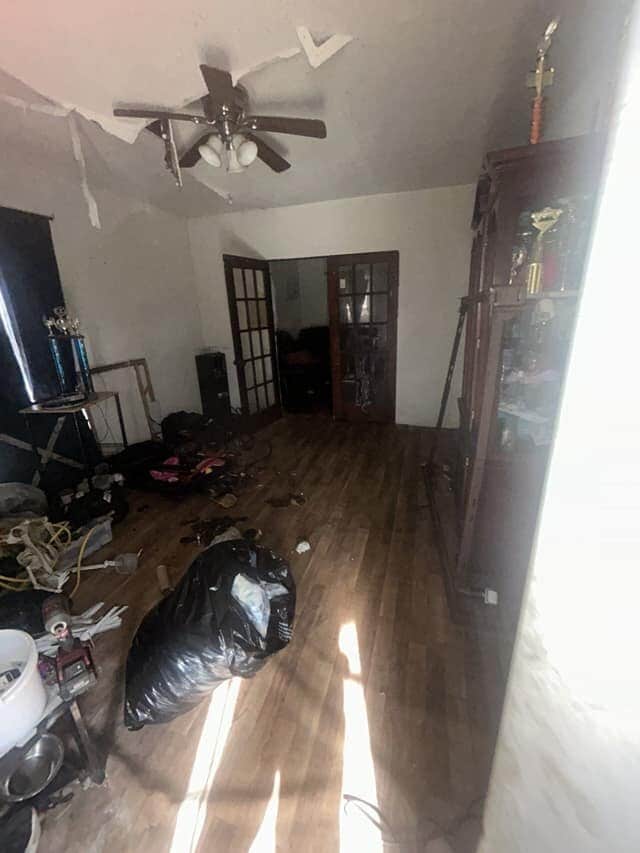 Photo - 5617 Warren Ave