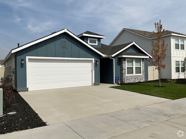 Building Photo - Single Story 3 bedroom Home